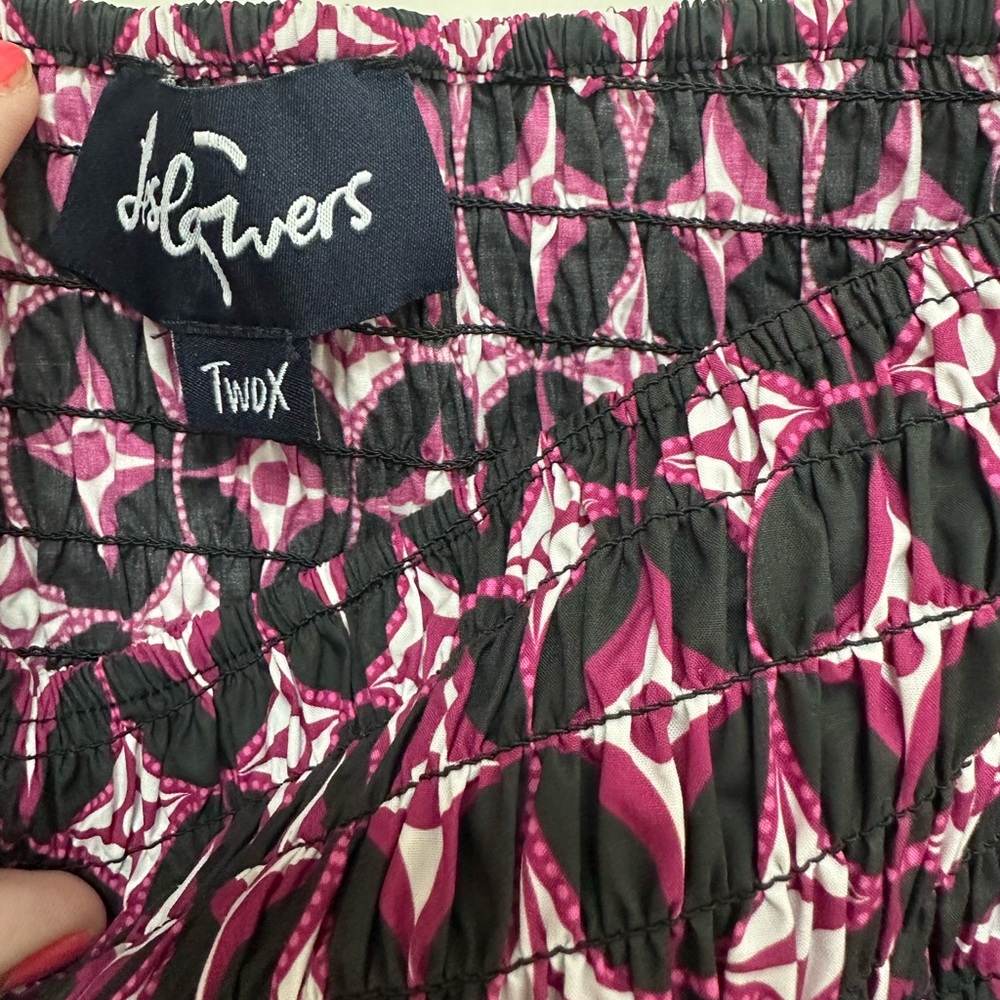 Smocked Puff-Sleeve Midi Dress in Plum Geometric Print - Picture 3 of 4